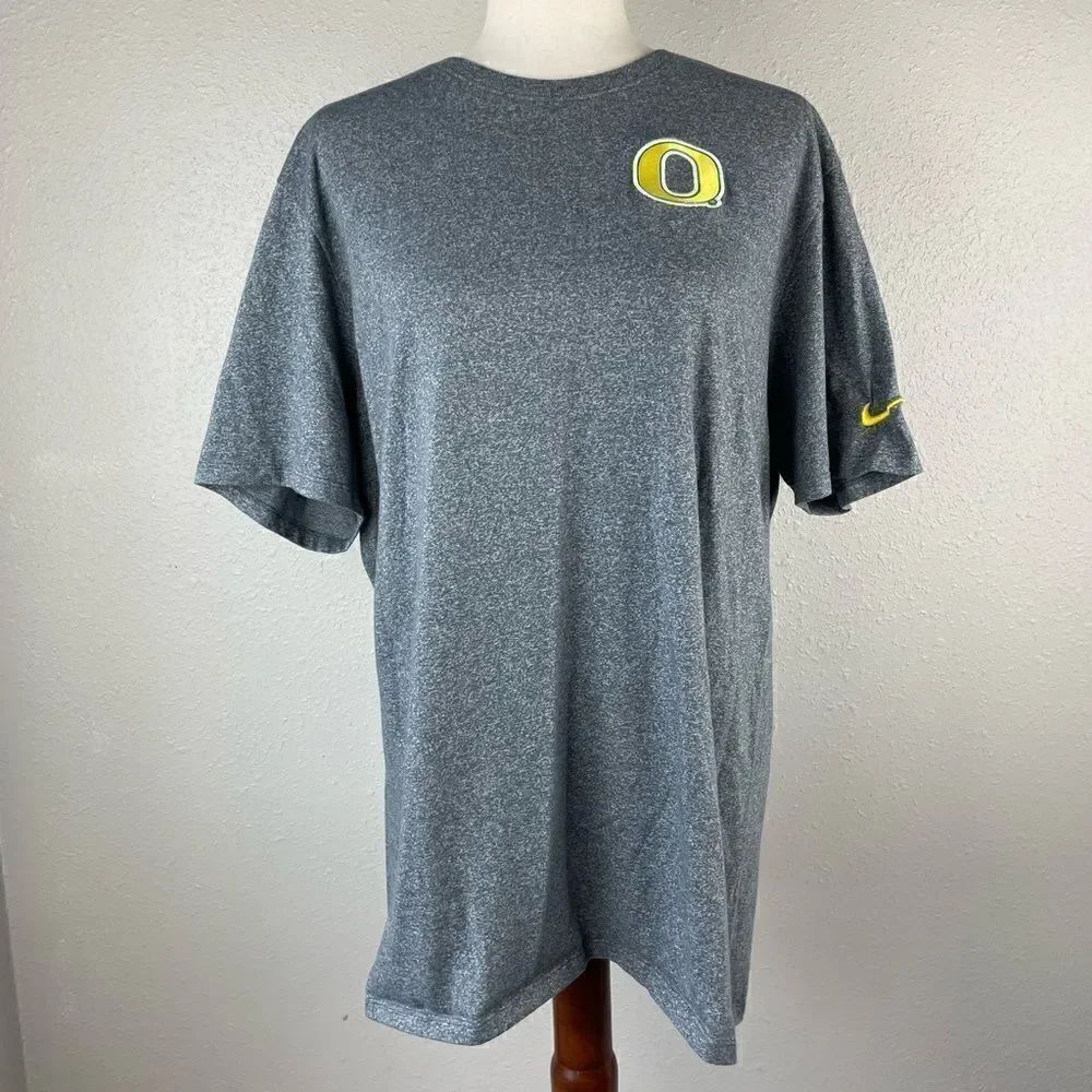 The Nike Tee Oregon Ducks T-Shirt Size XL
